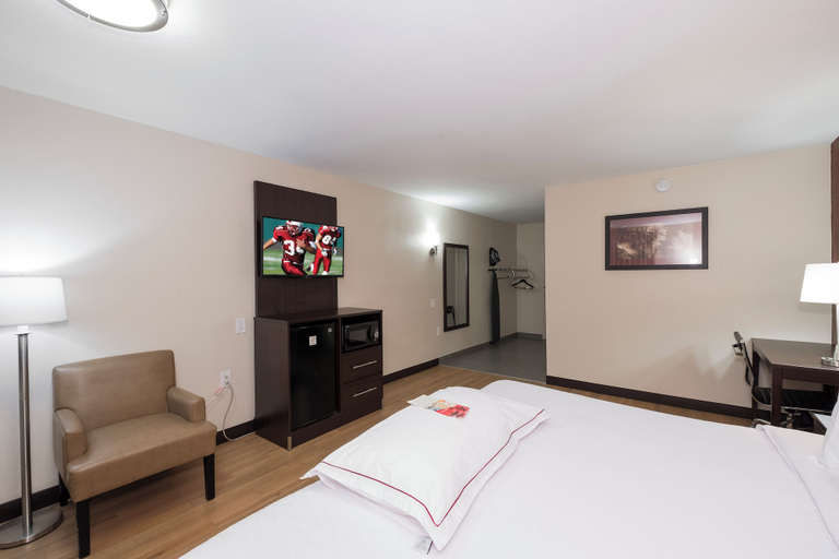 Bedroom 3, Red Roof Inn PLUS+ Poughkeepsie, Dutchess