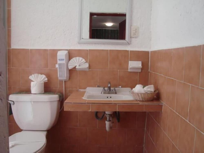 Bathroom, Grand Royal Lagoon, Benito Juárez