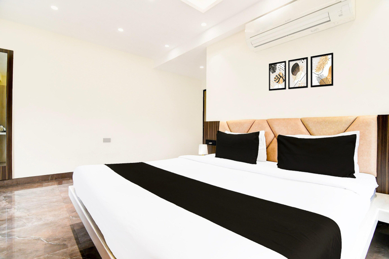 Room 3, Deluxe New Town, North 24 Parganas