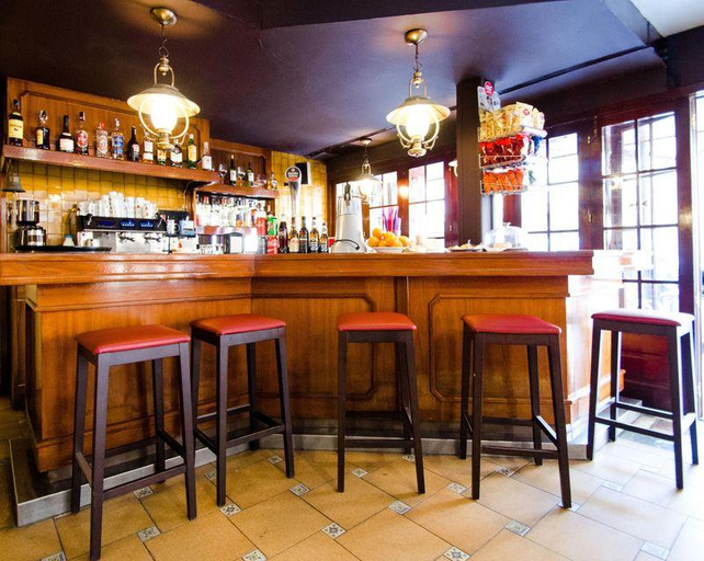 Others 3, Hostal Lloret, Girona