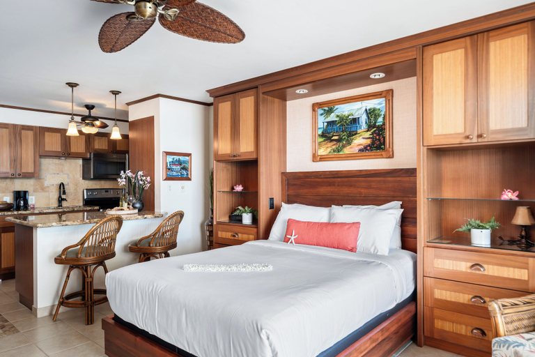 Interior 2, Summer Sale! Oceanfront Studio w Lanai, AC & Sunset Views Pool & Hot Tub-ls 229, Maui