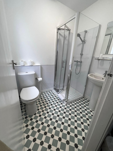 Bathroom 4, The Georgian Hollies, Blackpool