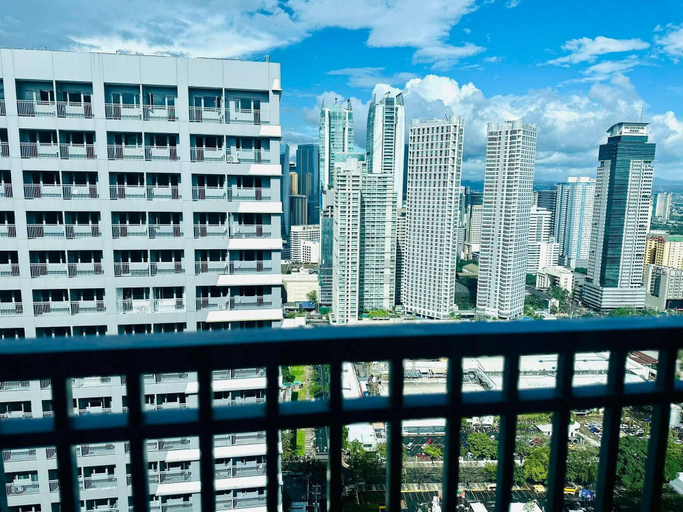 Property grounds, Royal Fame Residence, Mandaluyong