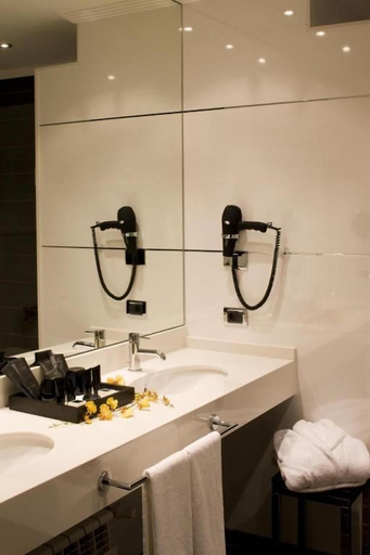 Bathroom 5, Hotel Boutique Gareus, Valladolid