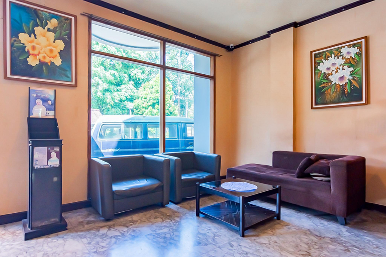 Public Area 3, Dequr Hotel Dipati Ukur Mitra RedDoorz, Bandung