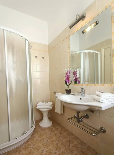 Bathroom 3, Hotel Cristoforo Colombo, Forli' - Cesena