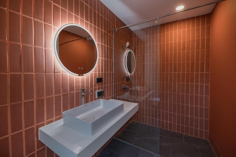 Bathroom 5, Blu Monkey Hub & Hotel Bangsaen, Muang Chon Buri