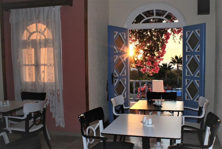 Others 5, Artemis Santorini, South Aegean