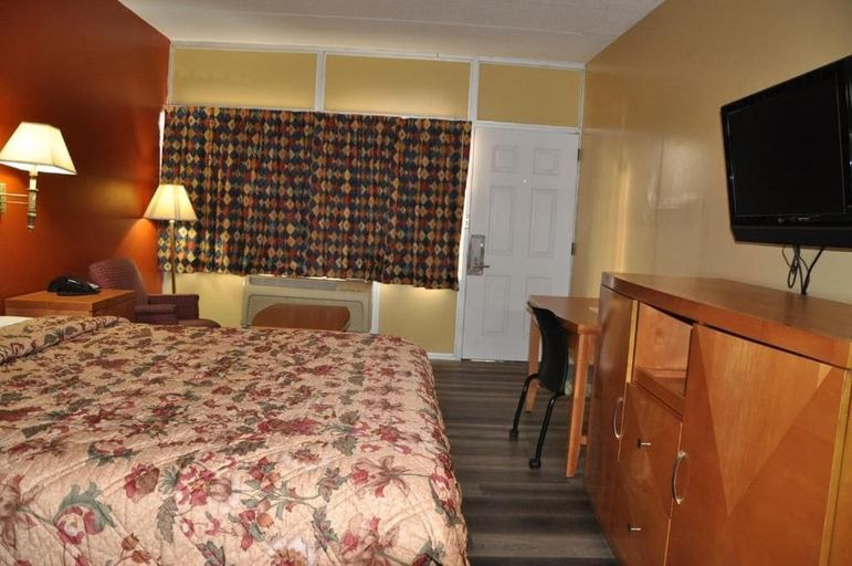 Bedroom 3, Best Rest Inn, Onslow