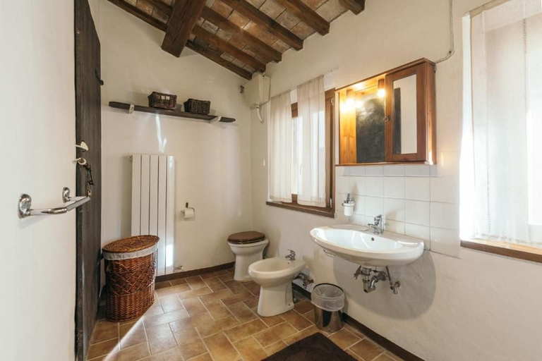 Bathroom 5, A Palazzo, Pesaro E Urbino