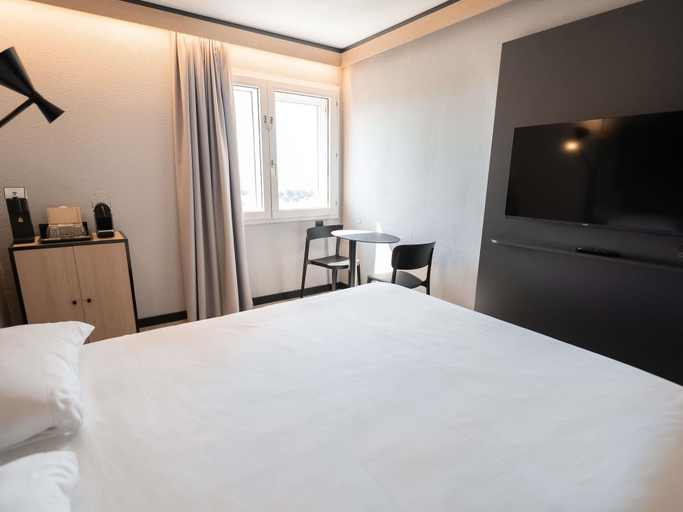 Bedroom 2, Hôtel ibis Beziers Est Mediterranee, Hérault