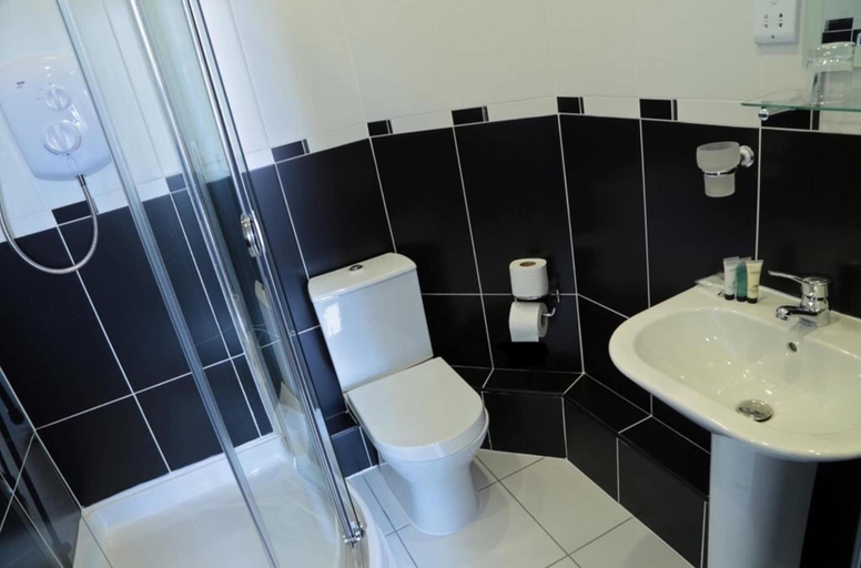 Bathroom 5, The Georgian Town House Hotel, Sefton
