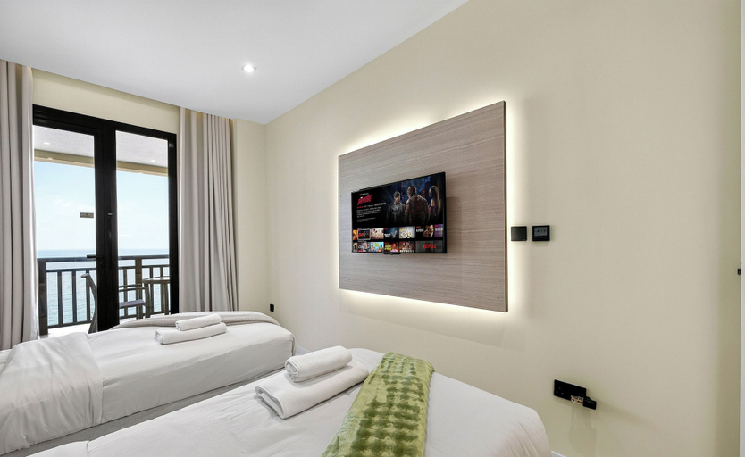 Room 3, Full Burj View Private Sauna & Beach, Dubai