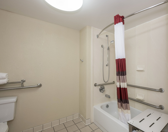 Bathroom 4, Red Roof Inn Tupelo, Lee