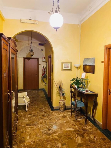 Others 4, Hotel Ferrucci, Torino