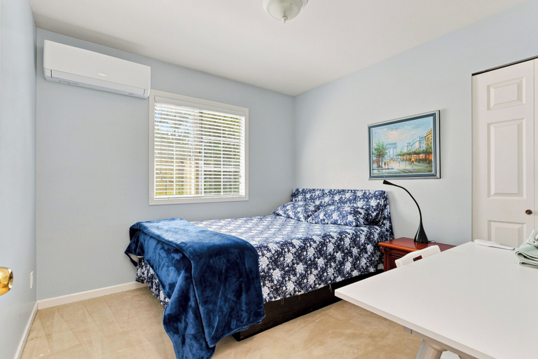 Room 1, Cozy Vancouver Westside Rooms near UBC, Greater Vancouver