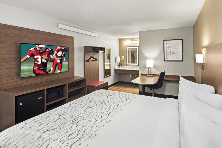 Bedroom 3, Red Roof Inn PLUS+ Columbus-Ohio State University OSU, Franklin