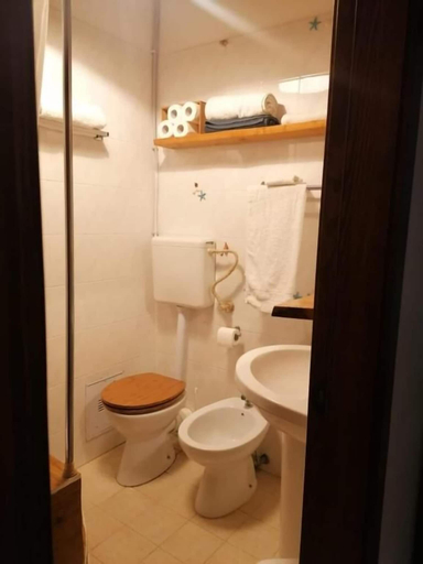 Bathroom 5, B&b Oltre l'Arco, Bari