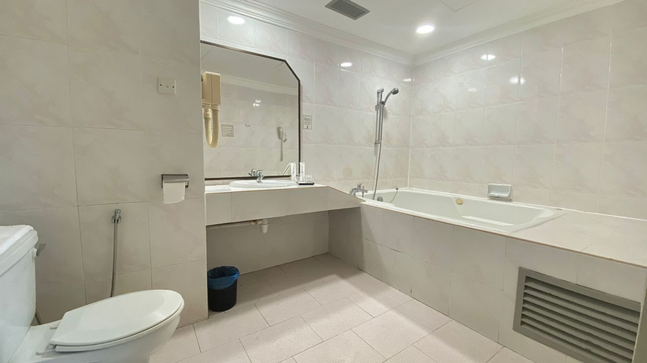 Bathroom 4, Swiss Avenue Hotel, Kuala Muda