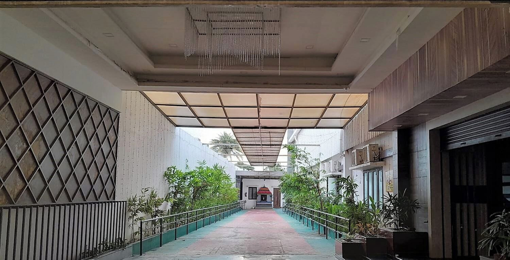 Property grounds 5, Priya Residency, Kancheepuram
