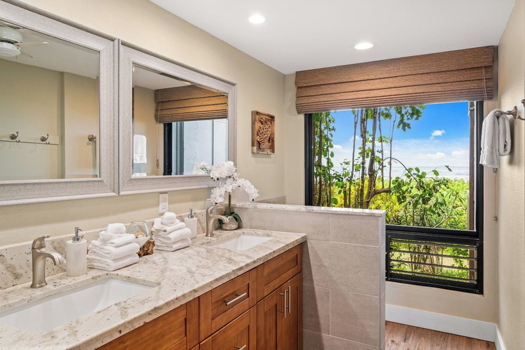 Interior 4, Oceanfront 3BD Kahana Condo, Beach & Pool! - Kahana Village 36, Maui