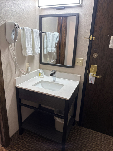 Bathroom 5, Villa inn, Steele
