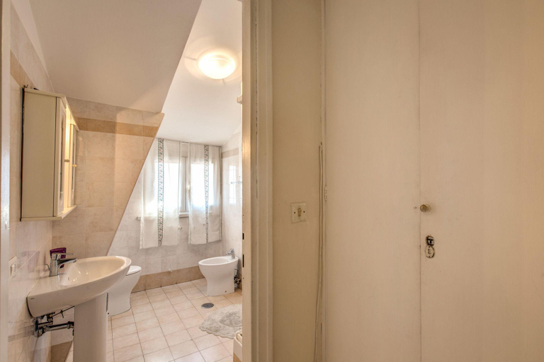 Bathroom 5, B&B Piramide Terrace, Rome