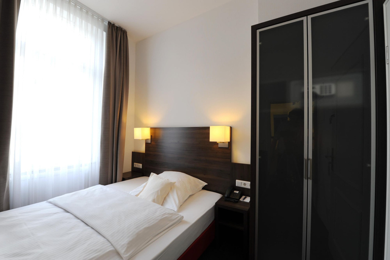 Bedroom 2, Best Western Hotel Kaiserhof, Bonn
