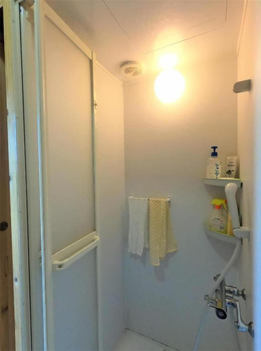Bathroom 3, Koinami, Shima