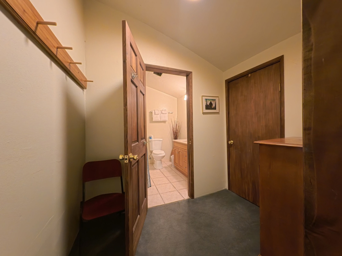 Bedroom 2, Eagle Summit Collection, Mono