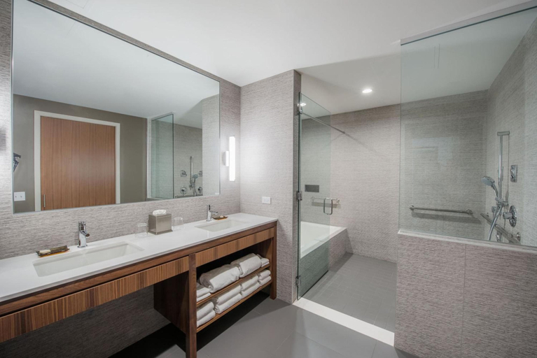 Bathroom 4, The Hotel At Oberlin, Lorain