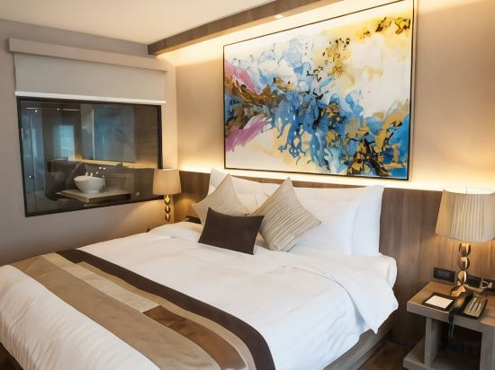 Others 4, Arte Hotel, Wattana