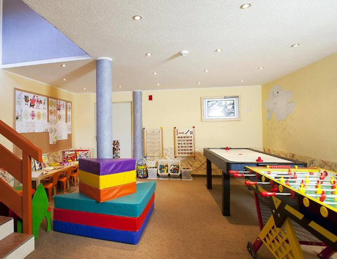 Game room 5, Holiday Apartment With Wellness Area, Imst