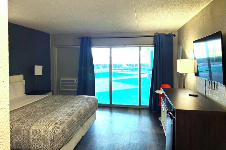 Bedroom 3, Twin City Inn & Suites Benton Harbor - St. Joseph, Berrien