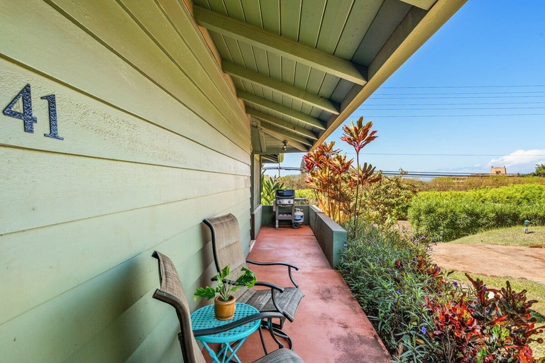 Interior 5, Remodeled 3BD Cottage w Heated Pool and AC - ICC 41, Maui