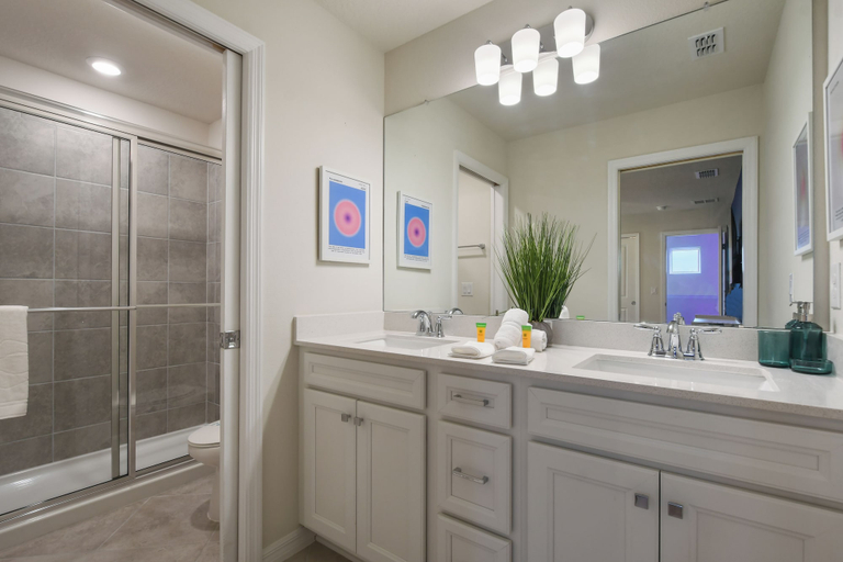 Interior 4, 8BR Home Neon Glow Loft, Minions Arcade & Pool~spa, Lake