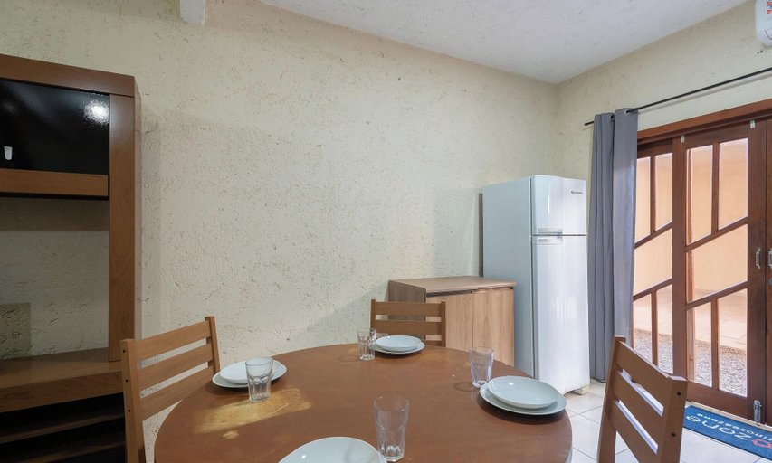 Dining 3, House w/ BBQ Area 110 m From the Beach Oni0003, Barra Velha