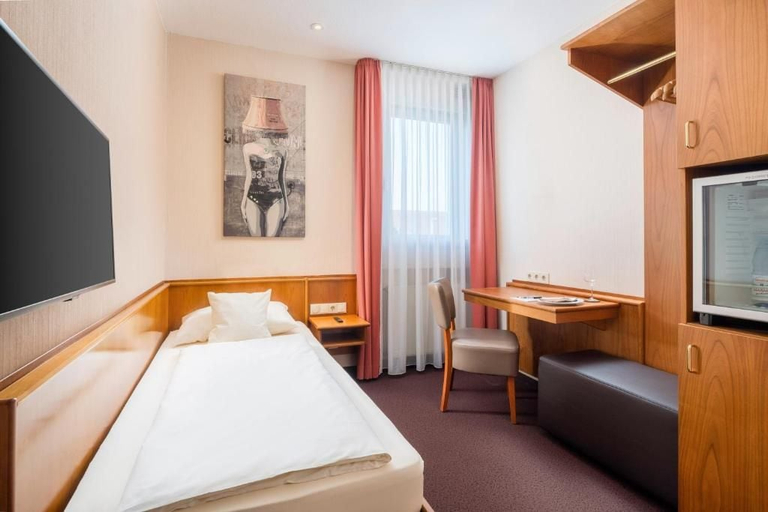 Bedroom 4, Straubs Schöne Aussicht, Miltenberg