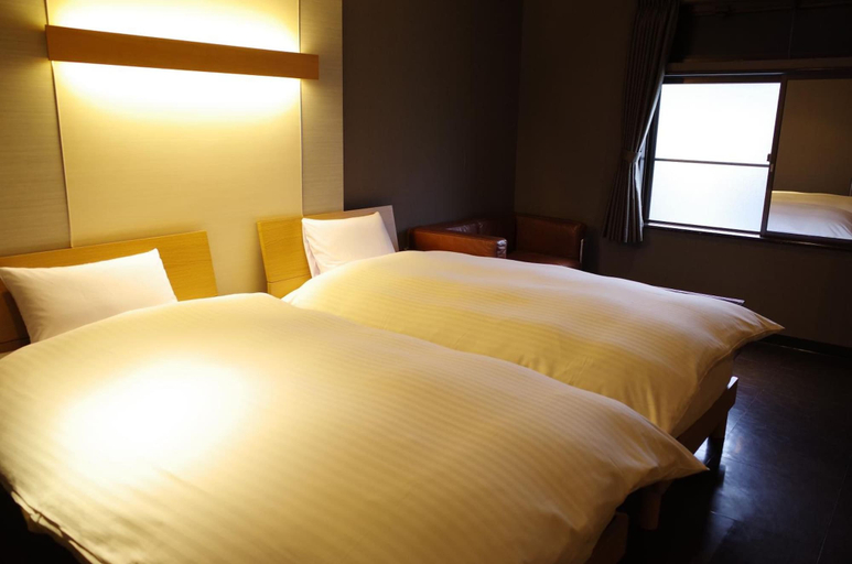 Bedroom 2, Bar 39, Higashihiroshima