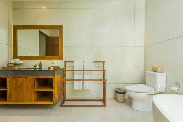 Bathroom 5, De Metra Villa Ubud by GenuineHost, Gianyar