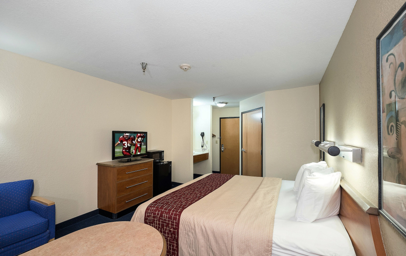 Bedroom 3, Red Roof Inn Jackson, OH, Jackson