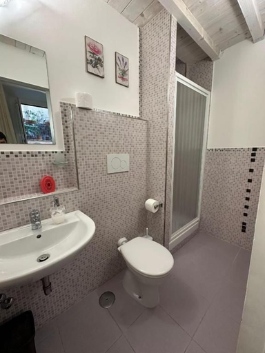 Bathroom 3, Marcelina vaticans rooms, Rome