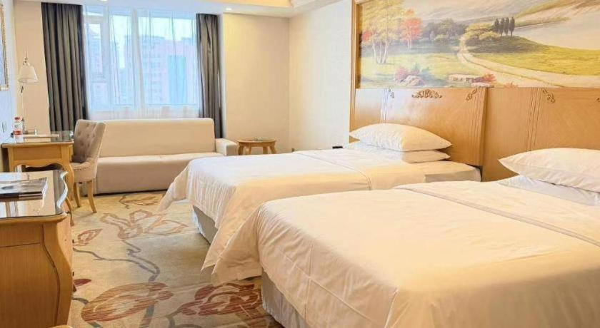 Bedroom 2, Guangna Hotel, Huizhou