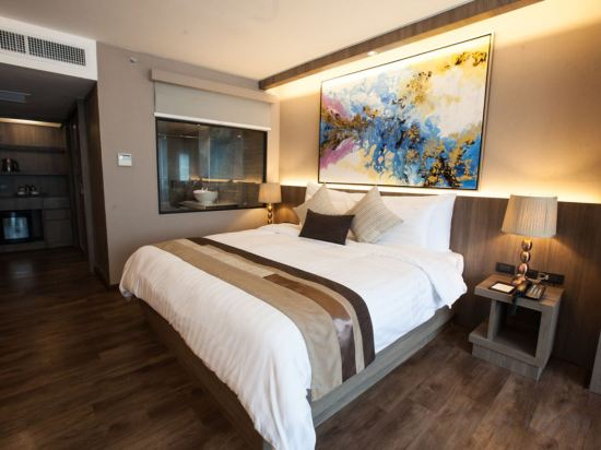 Others 2, Arte Hotel, Wattana