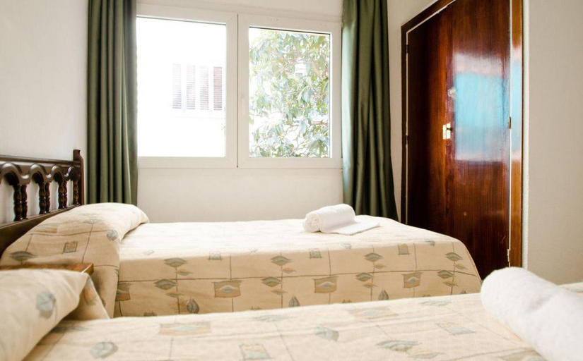 Bedroom 3, Hostal Lloret, Girona