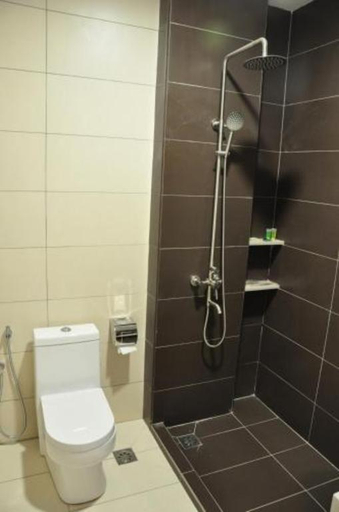 Bathroom, Frazel Inn, Kerian