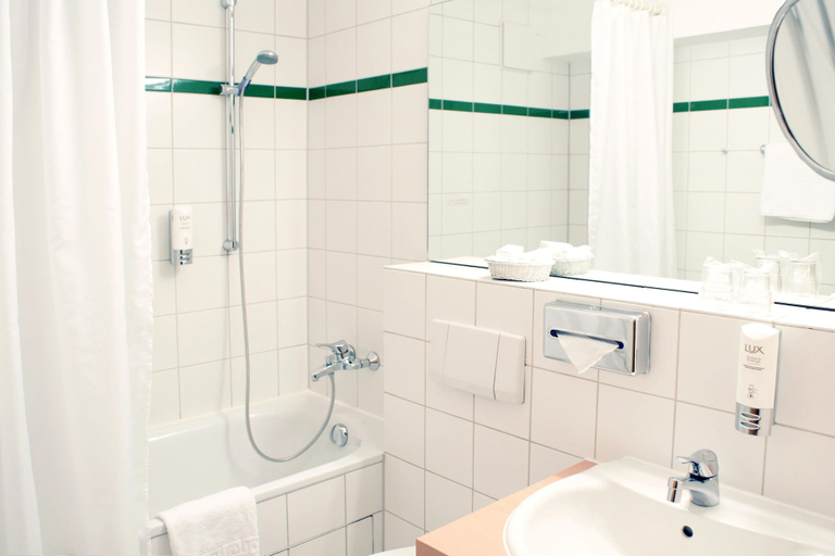 Bathroom 5, Best Western Macrander Hotel Dresden, Dresden