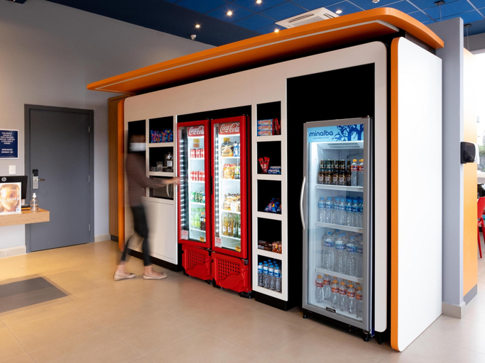 Food & Drinks 4, ibis budget Leme, Leme