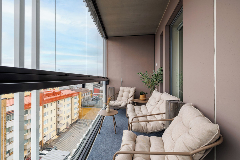 Balcony 3, New 2BR Apt with Sauna & Stunning Views, Northern Ostrobothnia