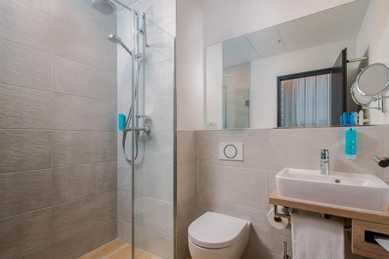 Bathroom 4, Best Western Hotel Arabellapark Muenchen, München